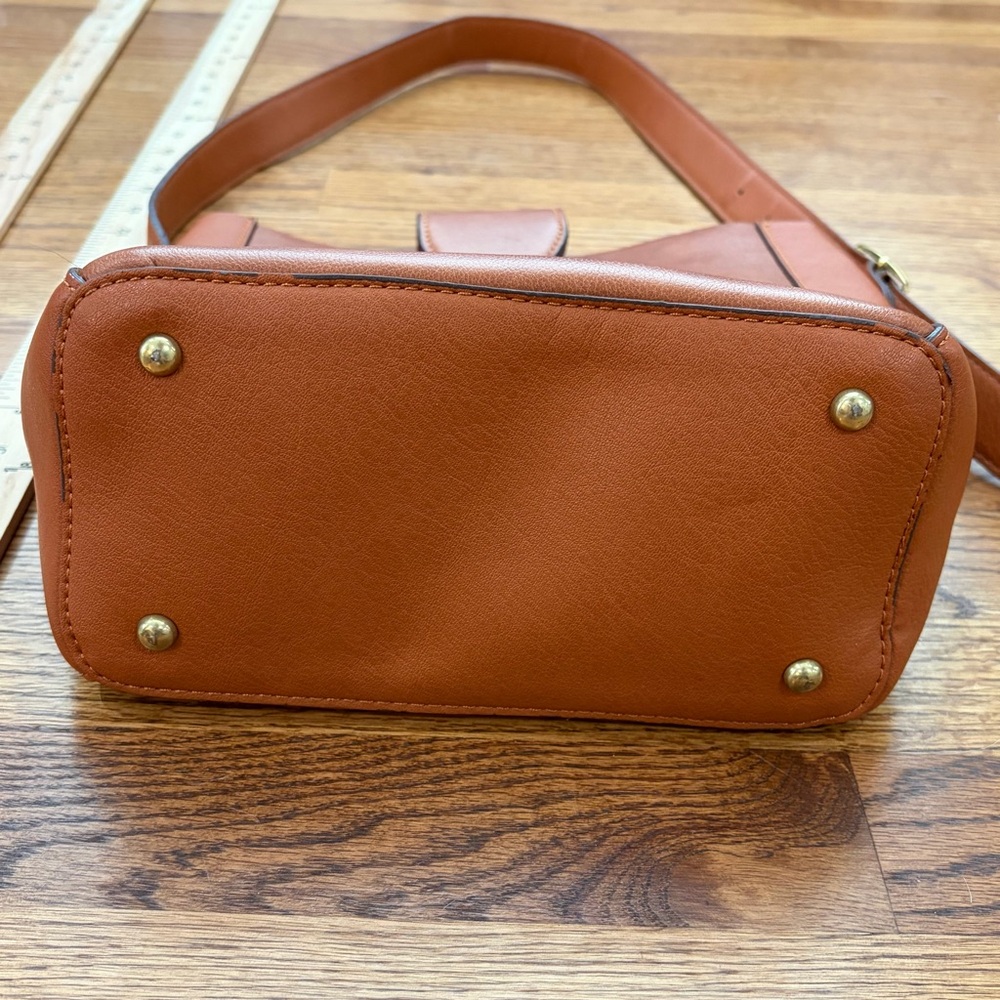 Vegan Leather Bucket Shoulder Bag - Picture 7 of 9